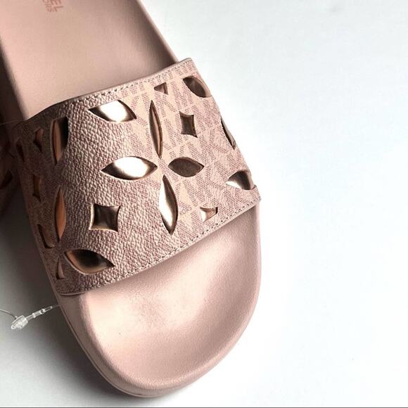 Michael Kors Women's Sandals with Gold  Flower Accents  Sz 7 - Picture 7 of 16